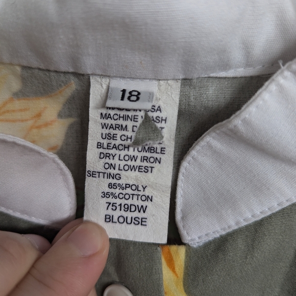 Vintage Sunflower Blouse - Picture 3 of 3